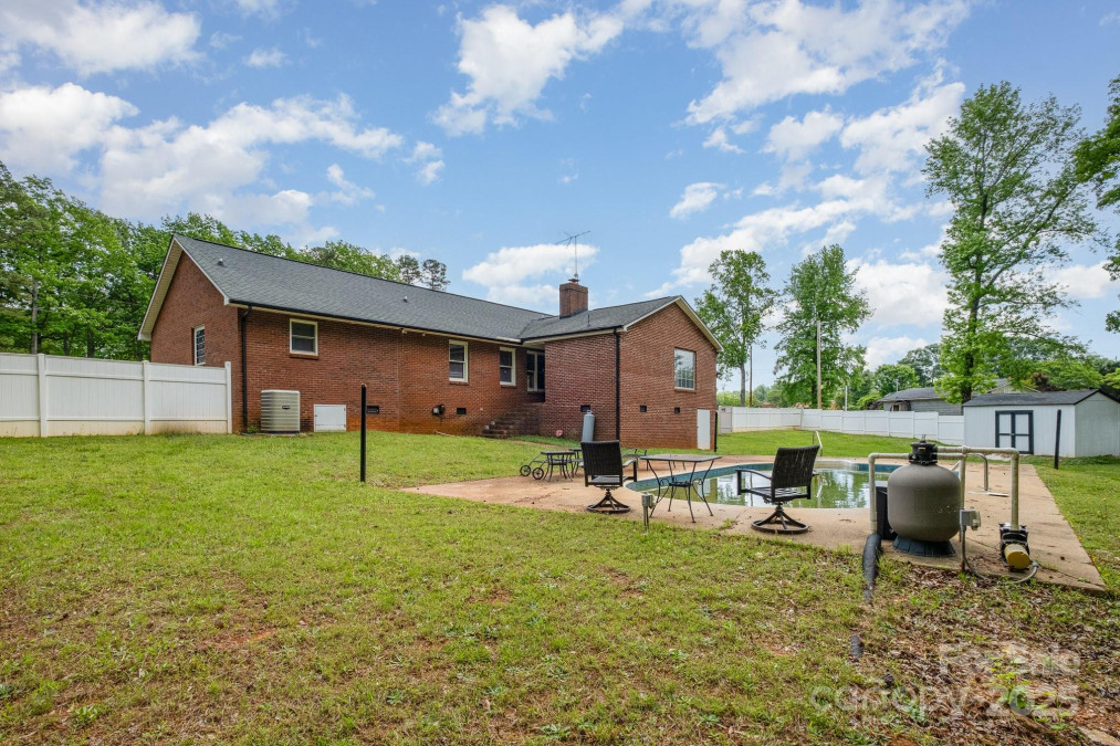 1376 Garland Ln Lincolnton, NC 28092