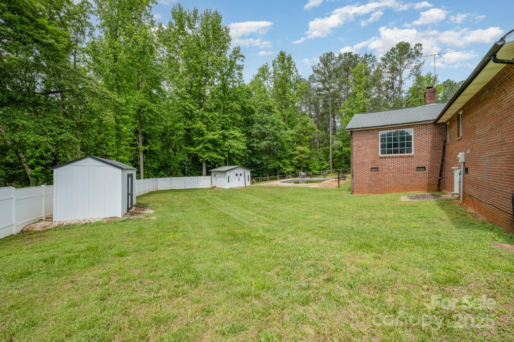 1376 Garland Ln Lincolnton, NC 28092