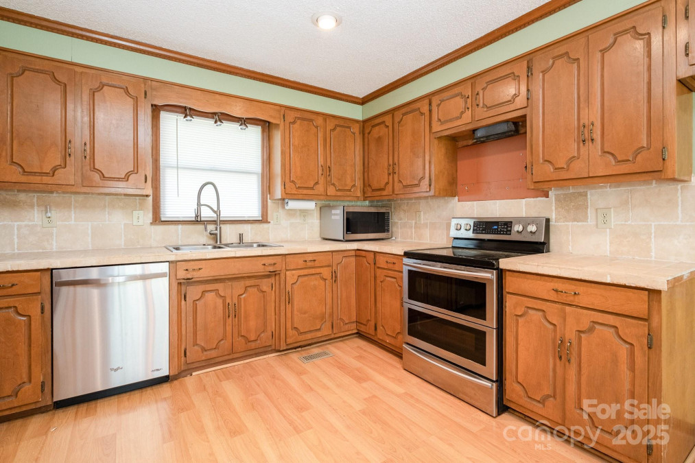 1376 Garland Ln Lincolnton, NC 28092
