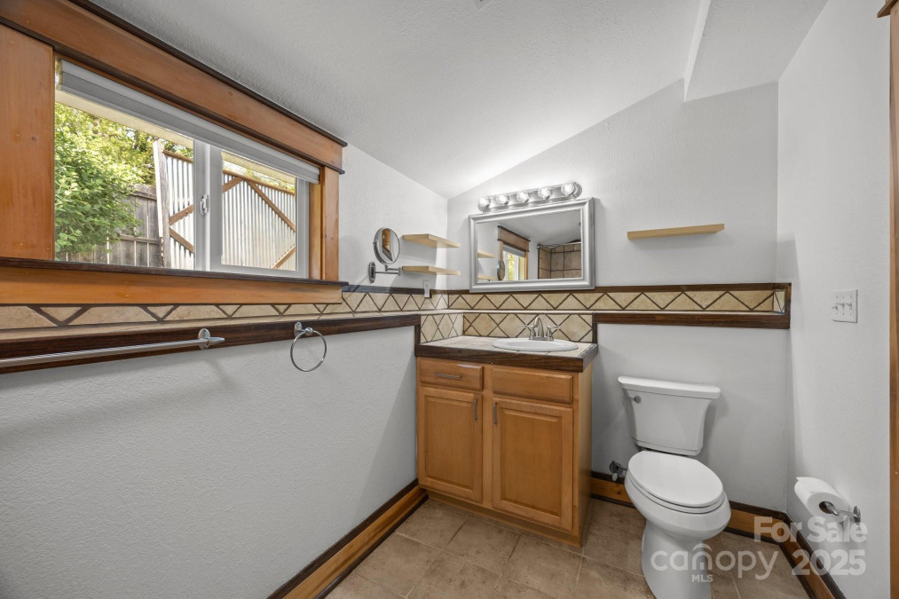 186 Joyner Ave Asheville, NC 28806
