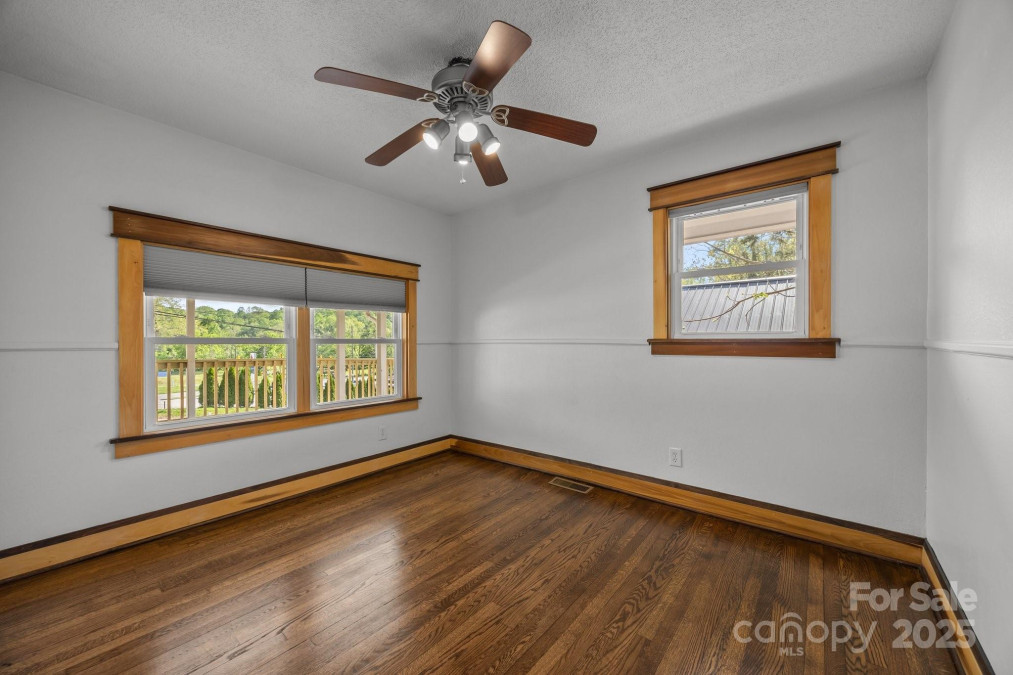 186 Joyner Ave Asheville, NC 28806