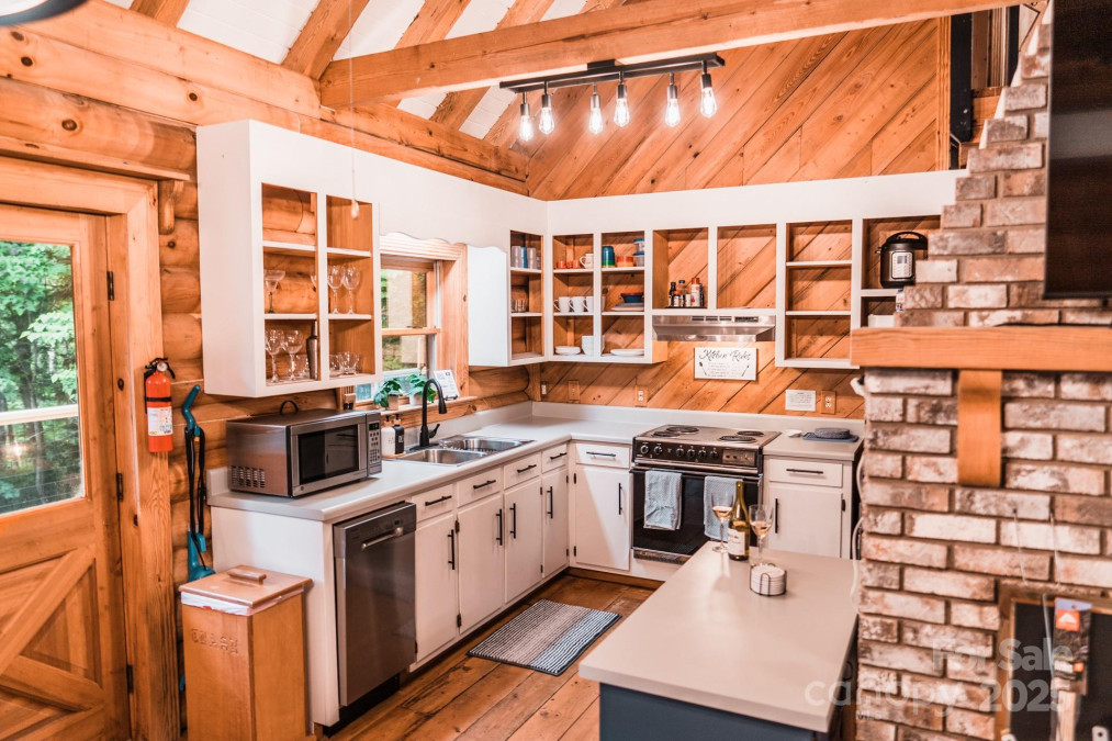 113 Grouse St Lake Lure, NC 28746