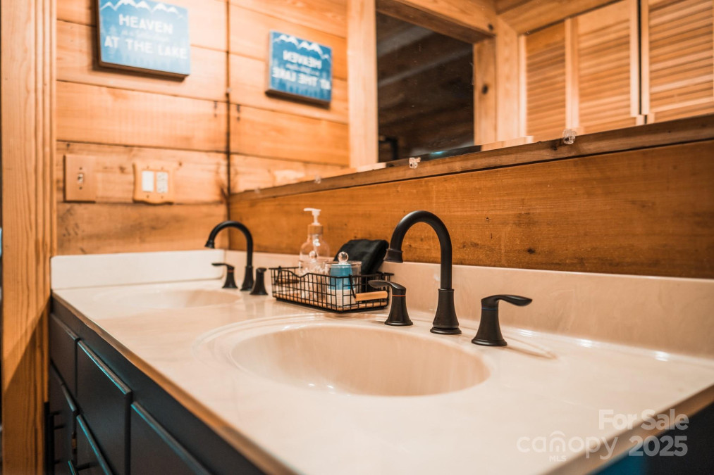 113 Grouse St Lake Lure, NC 28746