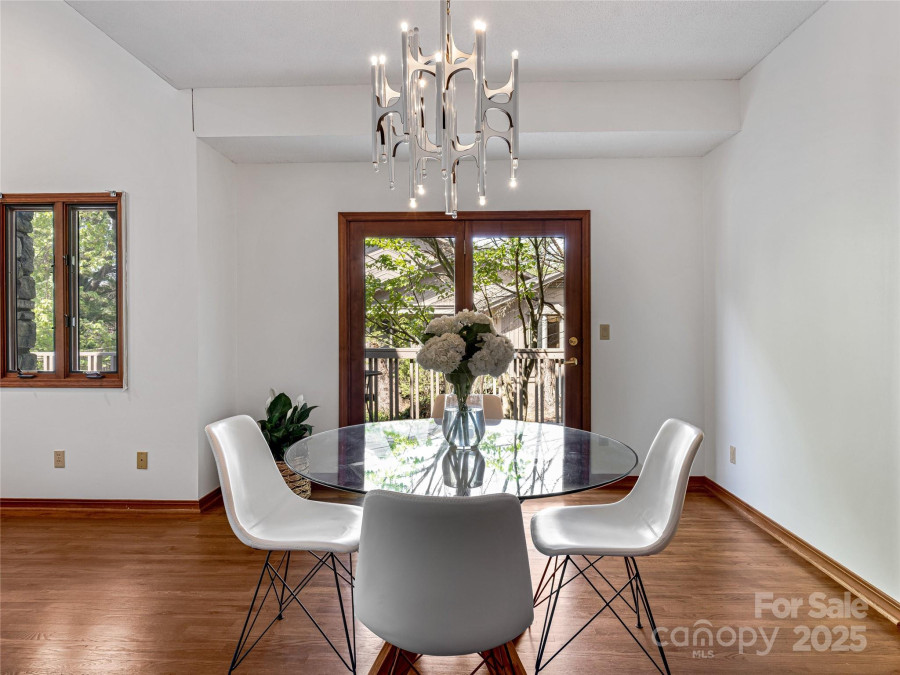 3 Governors Dr Asheville, NC 28804