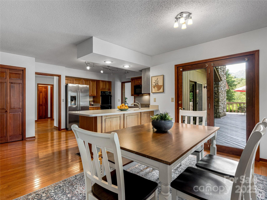 3 Governors Dr Asheville, NC 28804