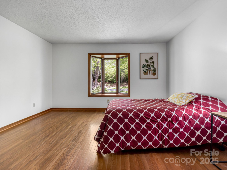 3 Governors Dr Asheville, NC 28804