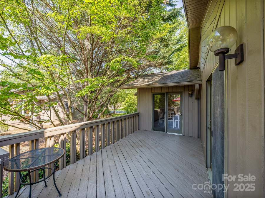 3 Governors Dr Asheville, NC 28804