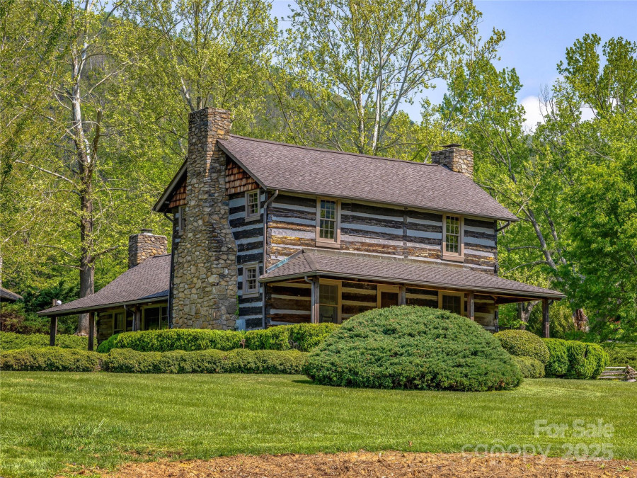 3 Governors Dr Asheville, NC 28804