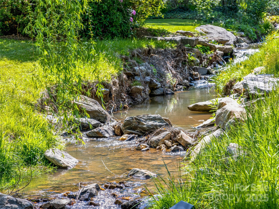 3 Governors Dr Asheville, NC 28804