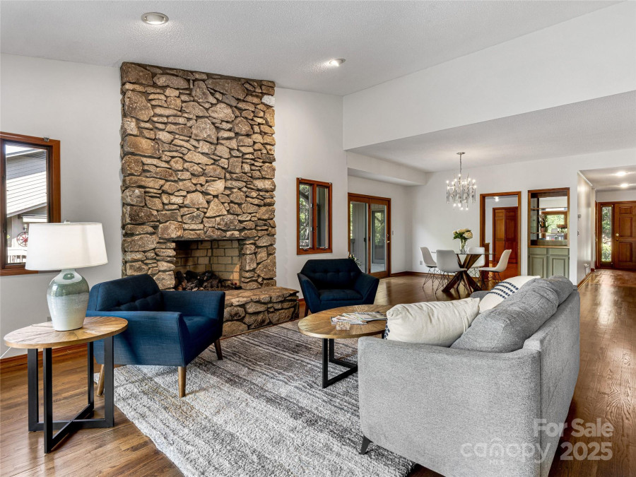 3 Governors Dr Asheville, NC 28804