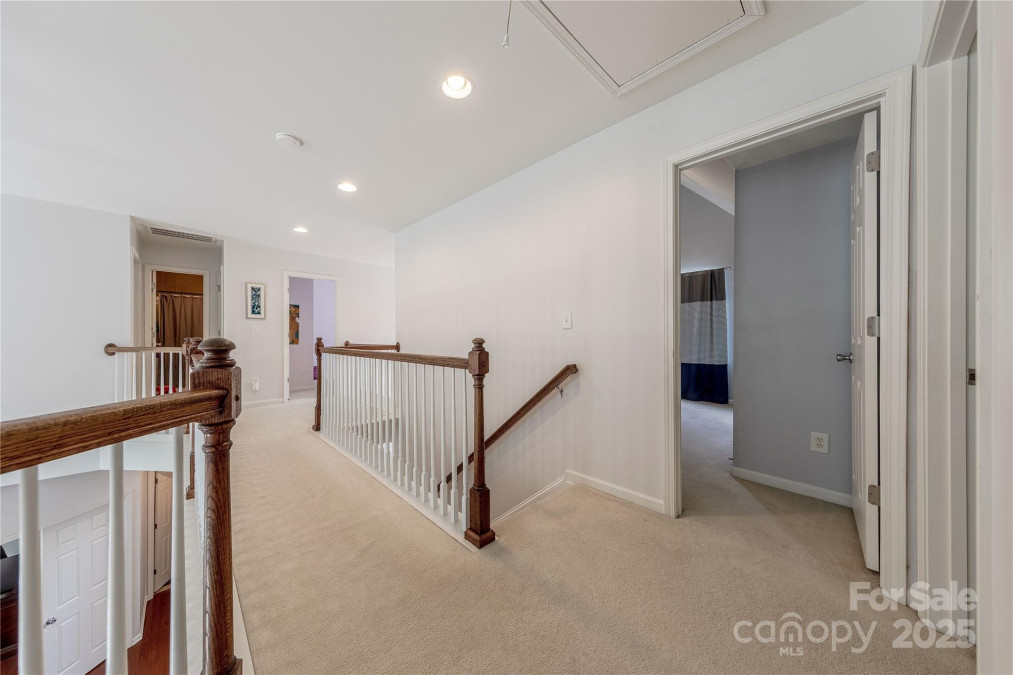 5707 Parkstone Dr Matthews, NC 28104