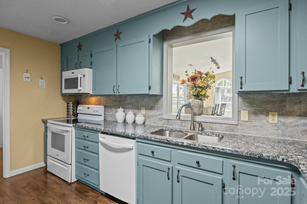 6325 Yount Dr Salisbury, NC 28147