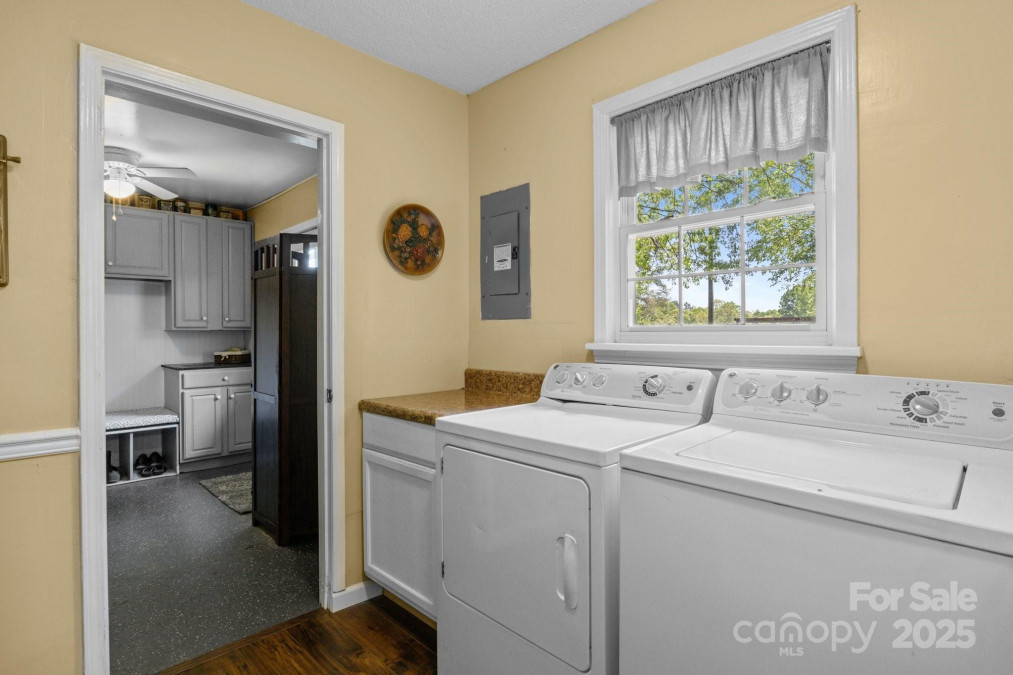 6325 Yount Dr Salisbury, NC 28147