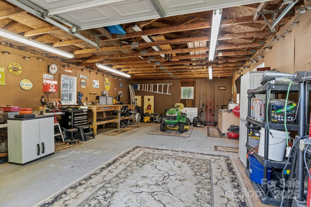 6325 Yount Dr Salisbury, NC 28147