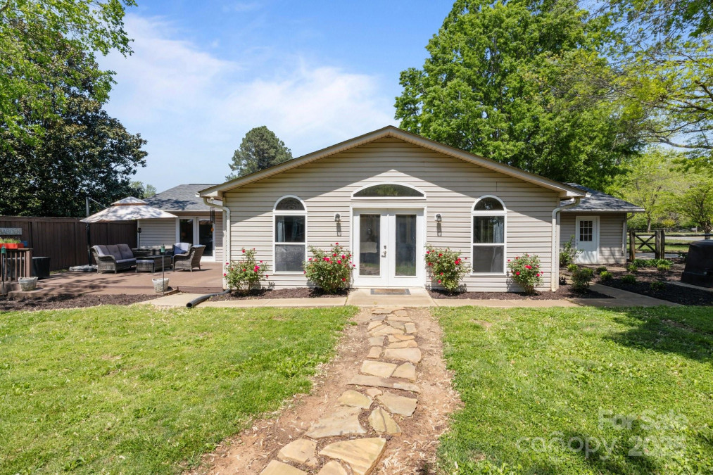 6325 Yount Dr Salisbury, NC 28147