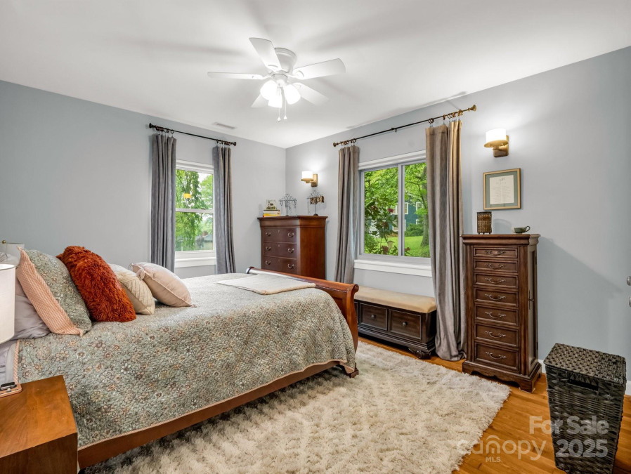 1647 Kensington Rd Hendersonville, NC 28791