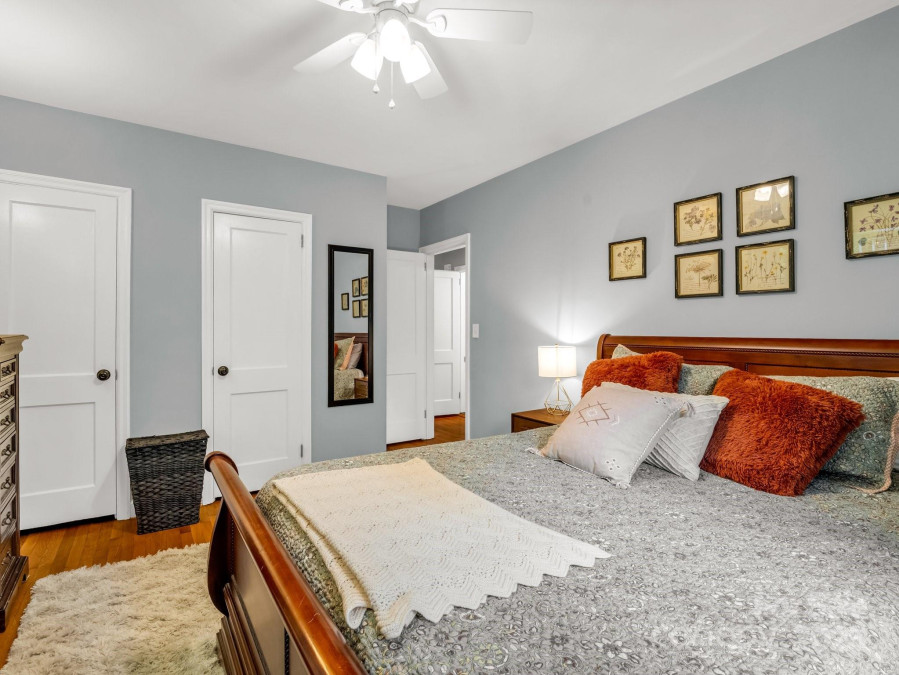 1647 Kensington Rd Hendersonville, NC 28791
