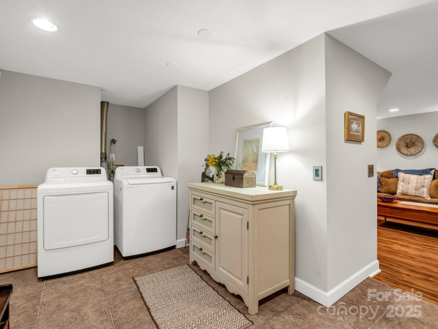 1647 Kensington Rd Hendersonville, NC 28791