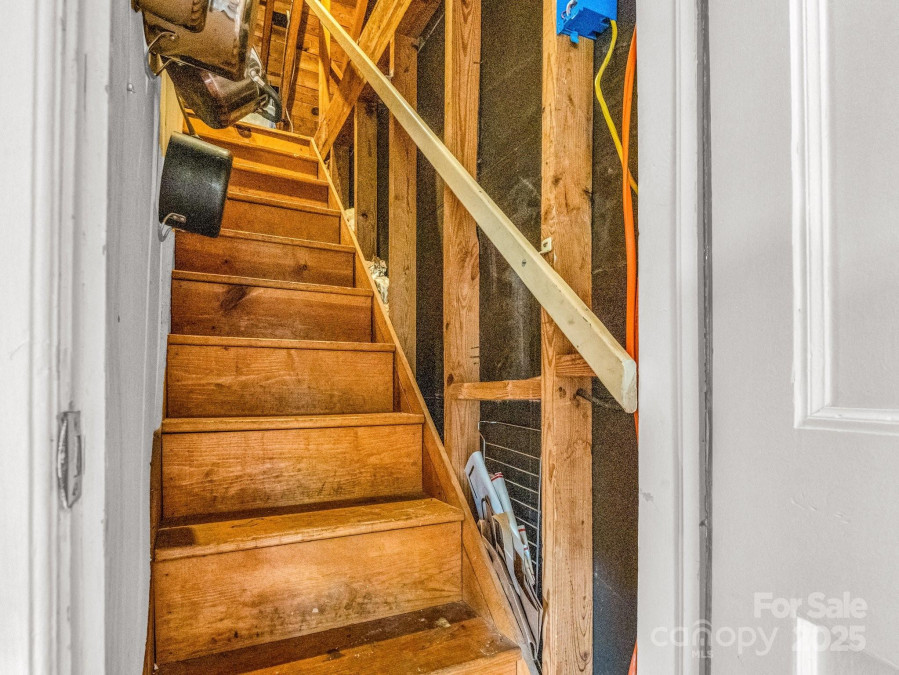1647 Kensington Rd Hendersonville, NC 28791