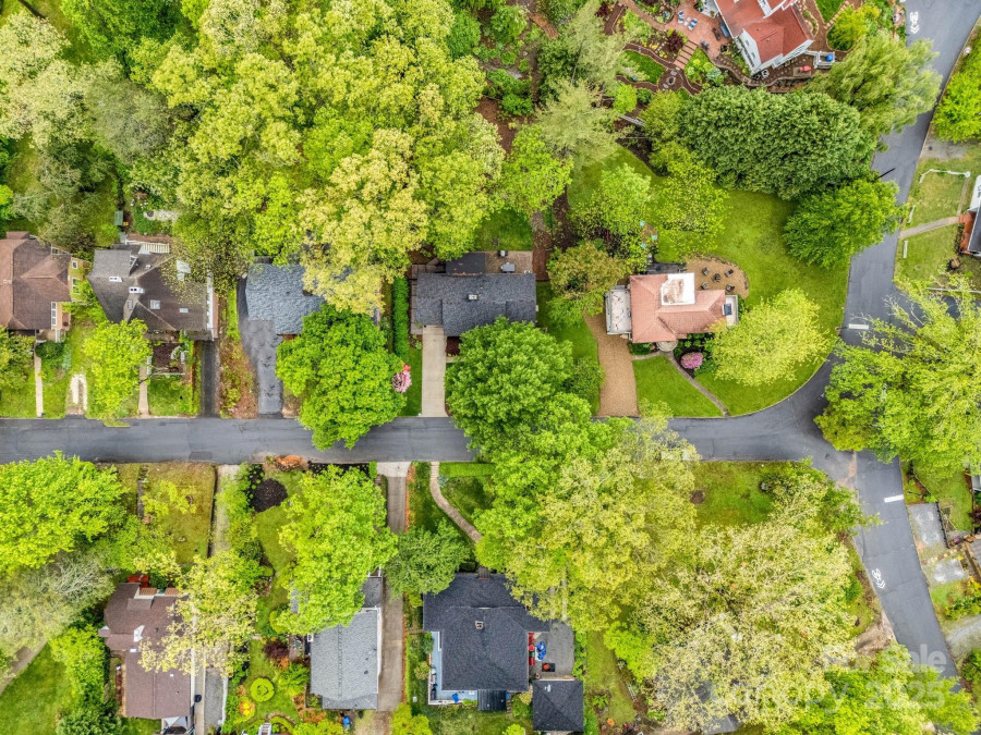 1647 Kensington Rd Hendersonville, NC 28791