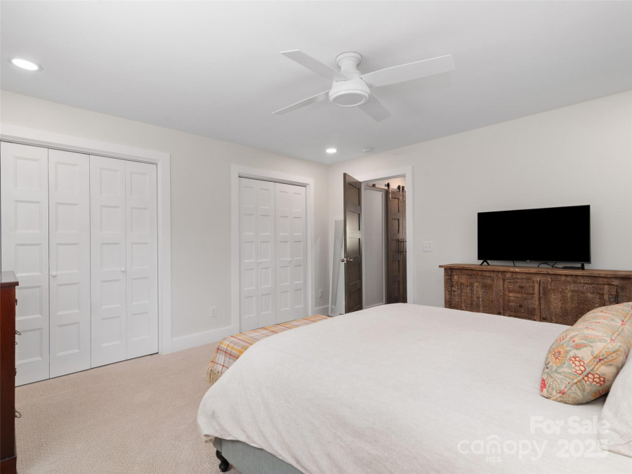90 Broad St Waynesville, NC 28786