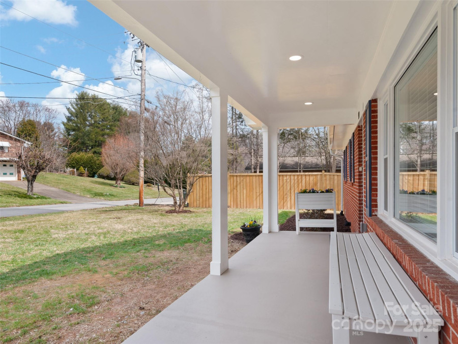 90 Broad St Waynesville, NC 28786