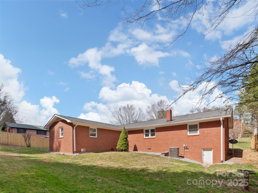 90 Broad St Waynesville, NC 28786