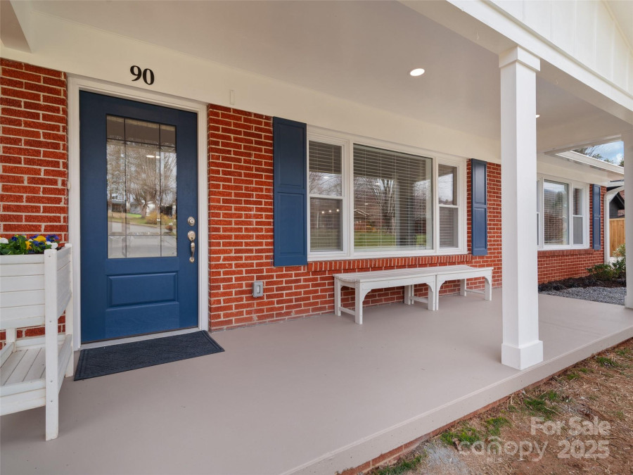 90 Broad St Waynesville, NC 28786