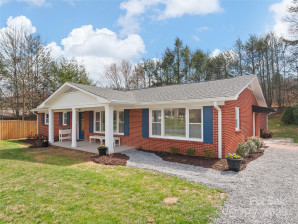 90 Broad St Waynesville, NC 28786