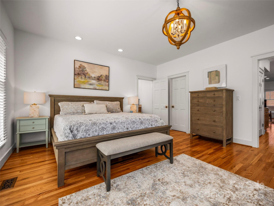 19 Lacoste Dr Hendersonville, NC 28739