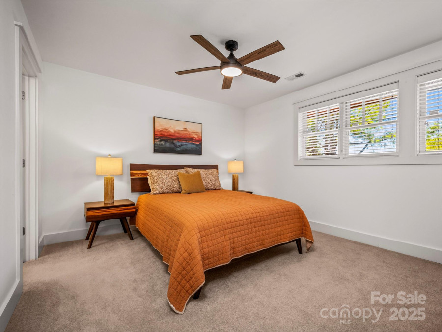 19 Lacoste Dr Hendersonville, NC 28739