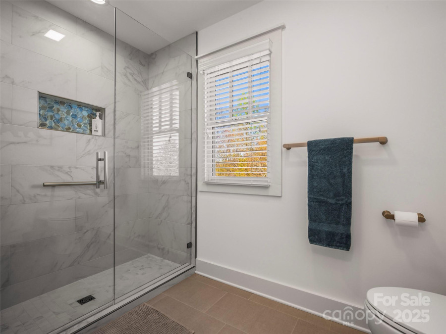 19 Lacoste Dr Hendersonville, NC 28739