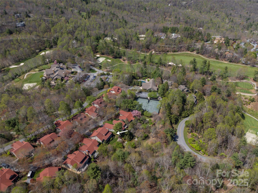 19 Lacoste Dr Hendersonville, NC 28739
