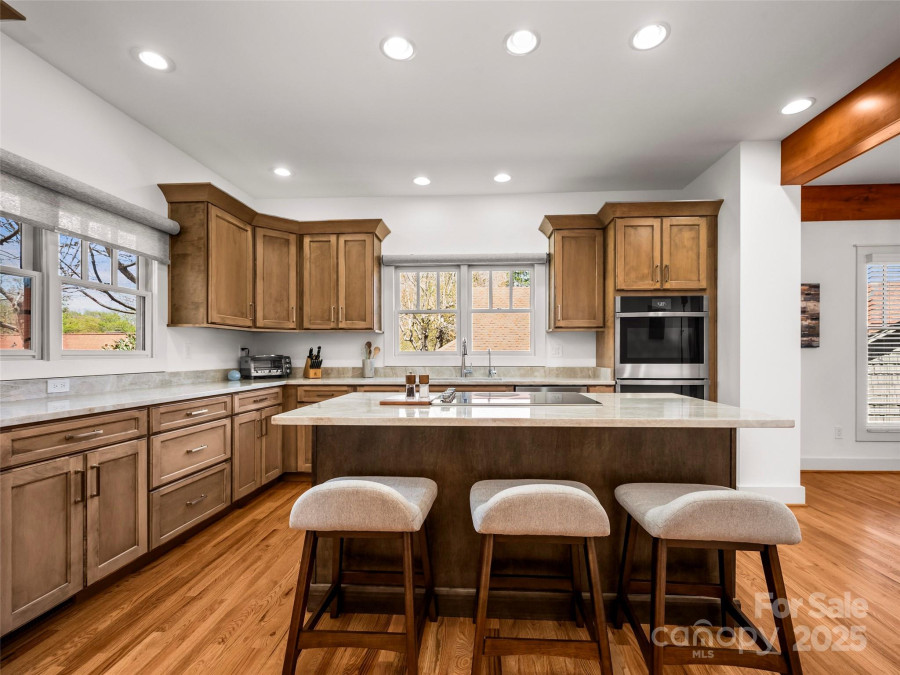 19 Lacoste Dr Hendersonville, NC 28739