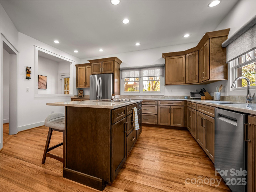 19 Lacoste Dr Hendersonville, NC 28739