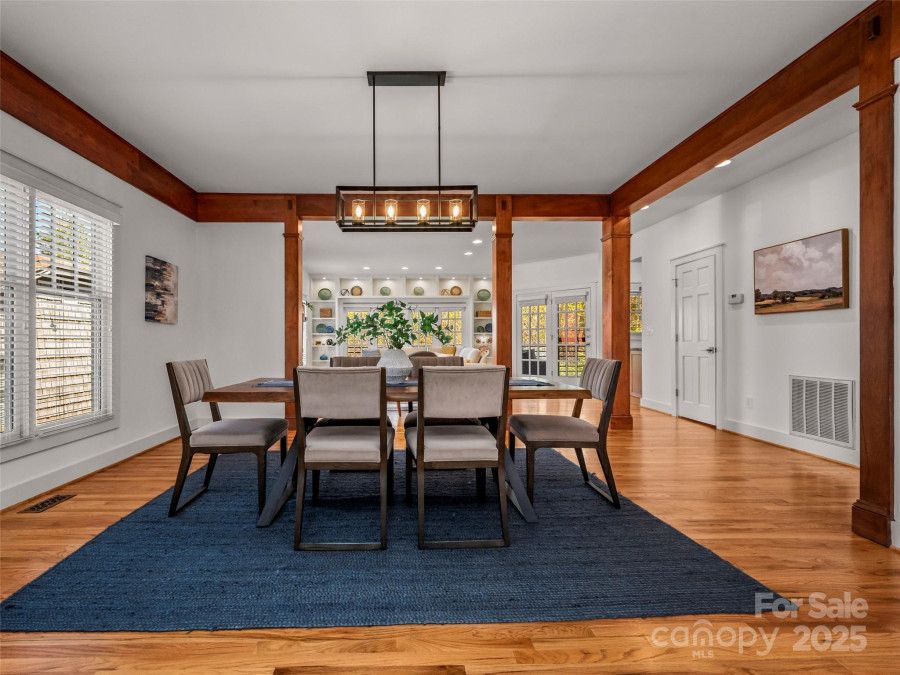 19 Lacoste Dr Hendersonville, NC 28739