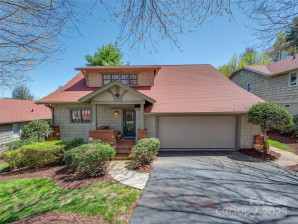 19 Lacoste Dr Hendersonville, NC 28739