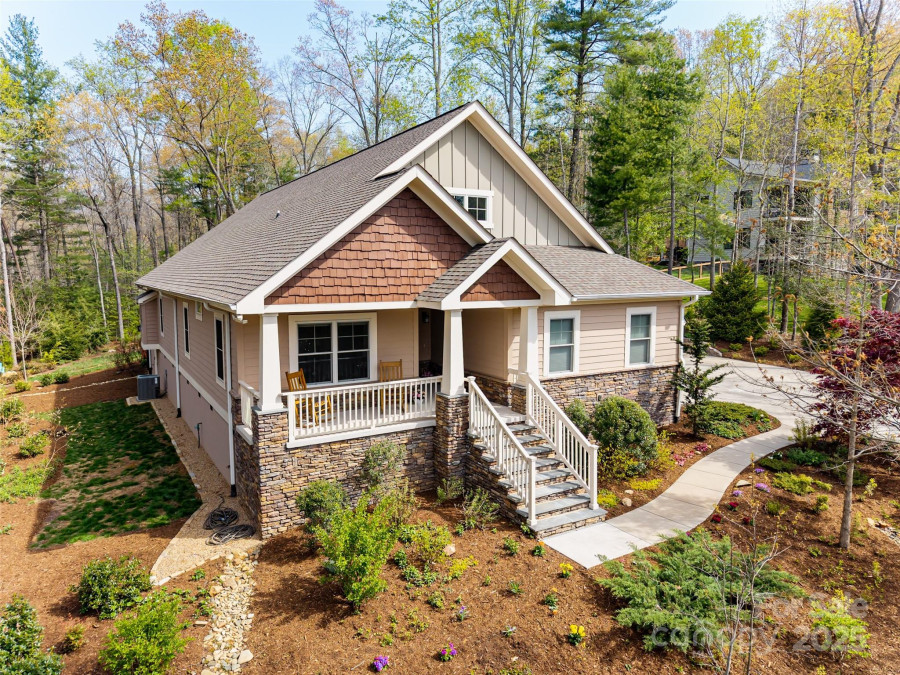 12 Summersweet Ln Asheville, NC 28803