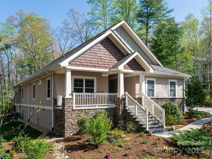 12 Summersweet Ln Asheville, NC 28803