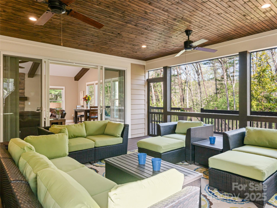 12 Summersweet Ln Asheville, NC 28803