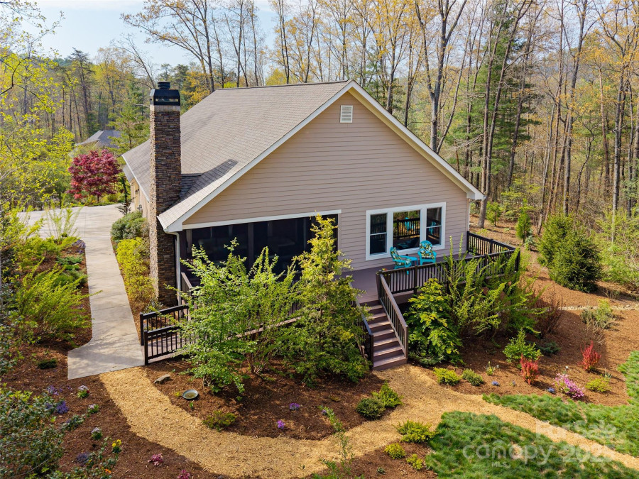 12 Summersweet Ln Asheville, NC 28803