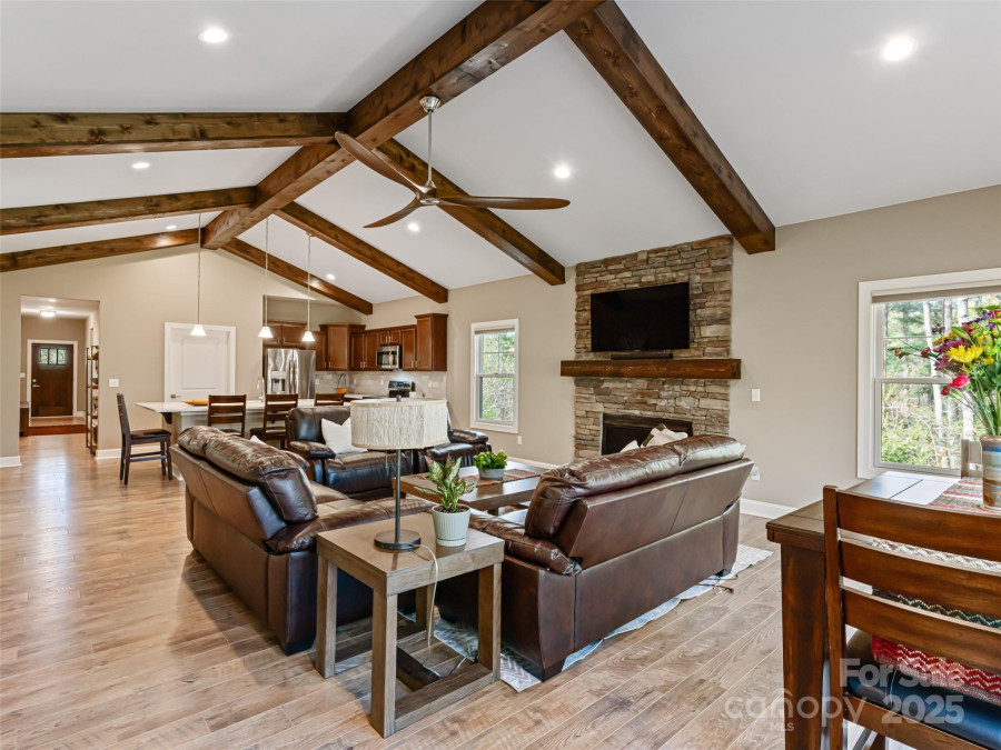 12 Summersweet Ln Asheville, NC 28803