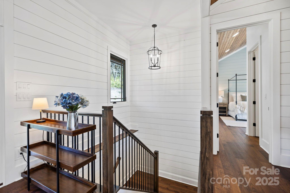 1048 Cherokee Tc Lake Toxaway, NC 28747