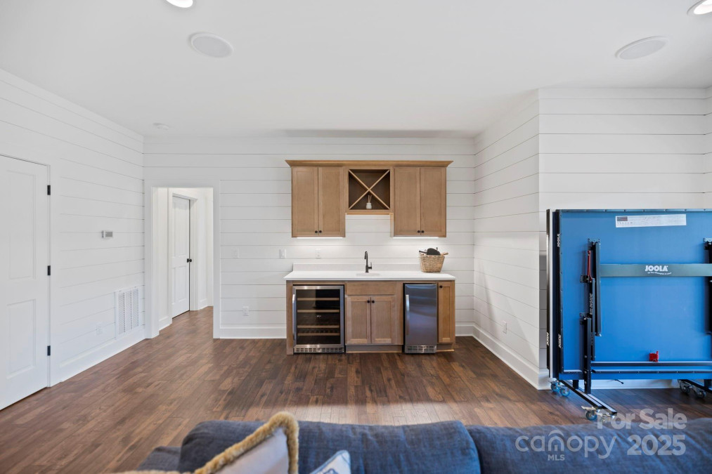 1048 Cherokee Tc Lake Toxaway, NC 28747