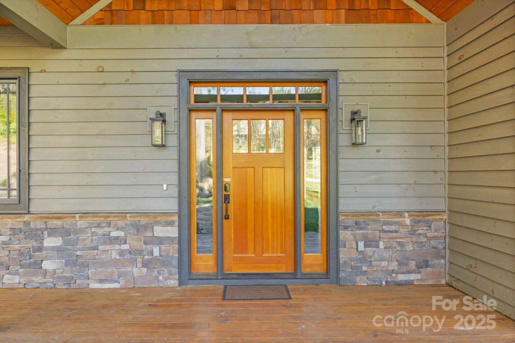 1048 Cherokee Tc Lake Toxaway, NC 28747