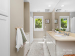18 Ozark Spring Ln Asheville, NC 28805
