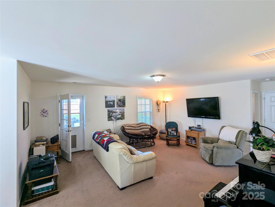 163 Swift Creek Rd Fletcher, NC 28732