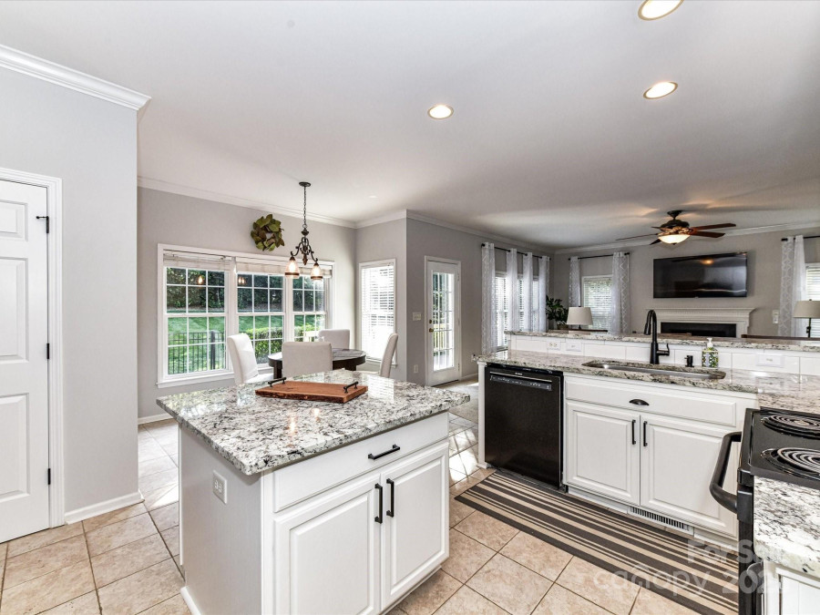 6005 Abergele Ln Matthews, NC 28104