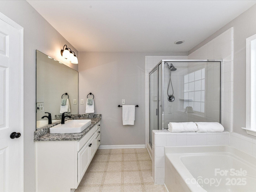 6005 Abergele Ln Matthews, NC 28104