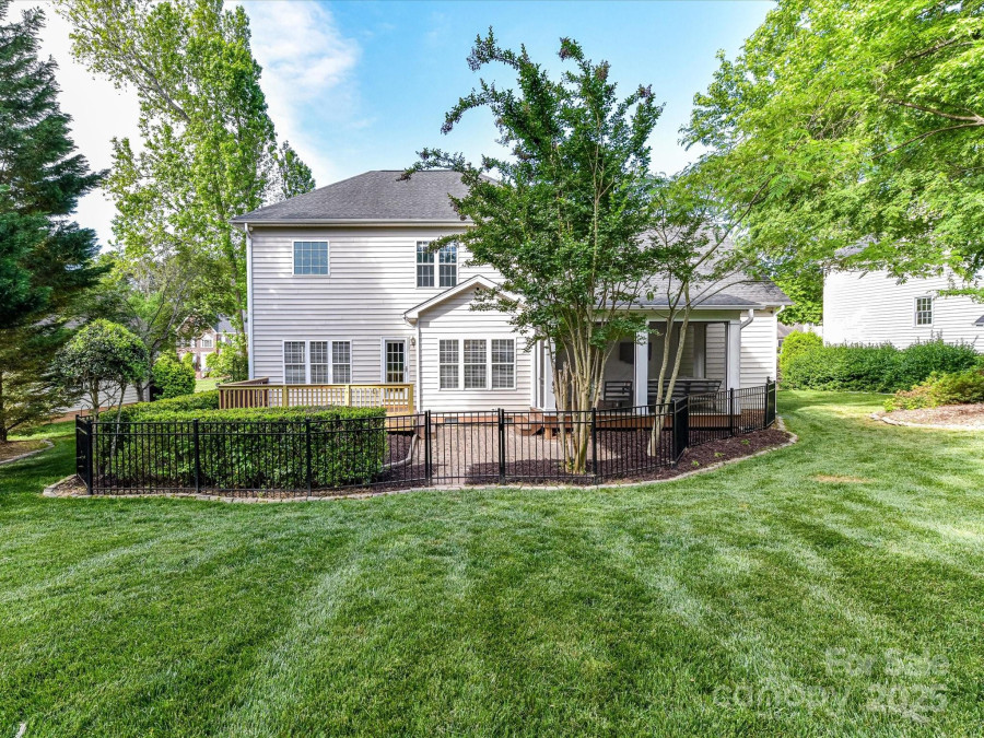 6005 Abergele Ln Matthews, NC 28104